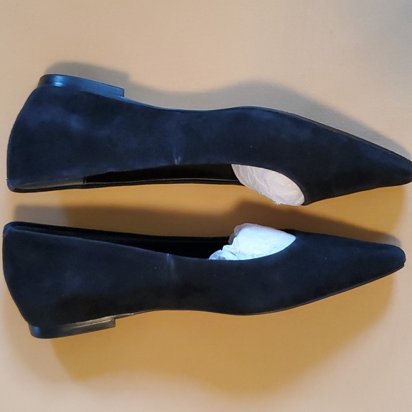 Banana Republic Suede Flats, Size 6 - Picture 6 of 14